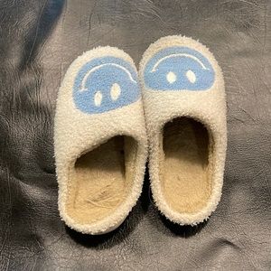 Used/Well Worn Smiley Slipper House Shoes